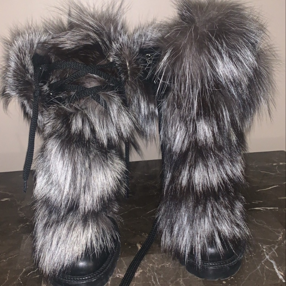 Christian louboutin boots with real fur size 8 n a half lightly worn no damage
